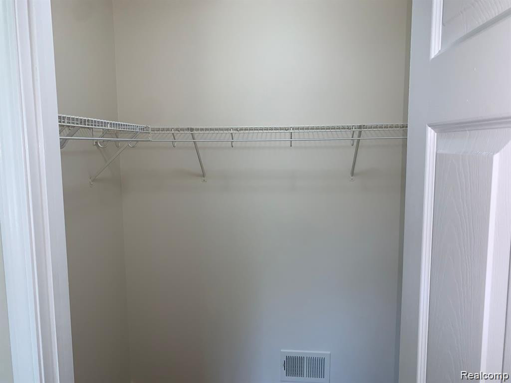 4817 GREEN Court, Shelby Twp, MI 48317 — Photo 16