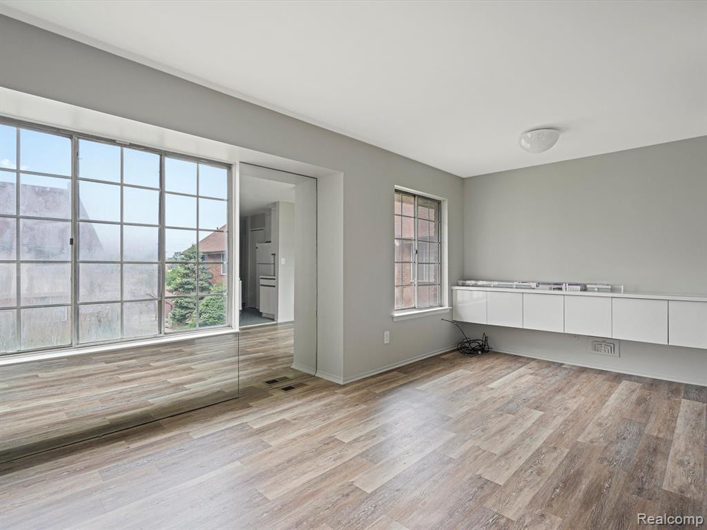 30276 Southfield Rd, 211, Southfield, MI 48076 — Photo 10