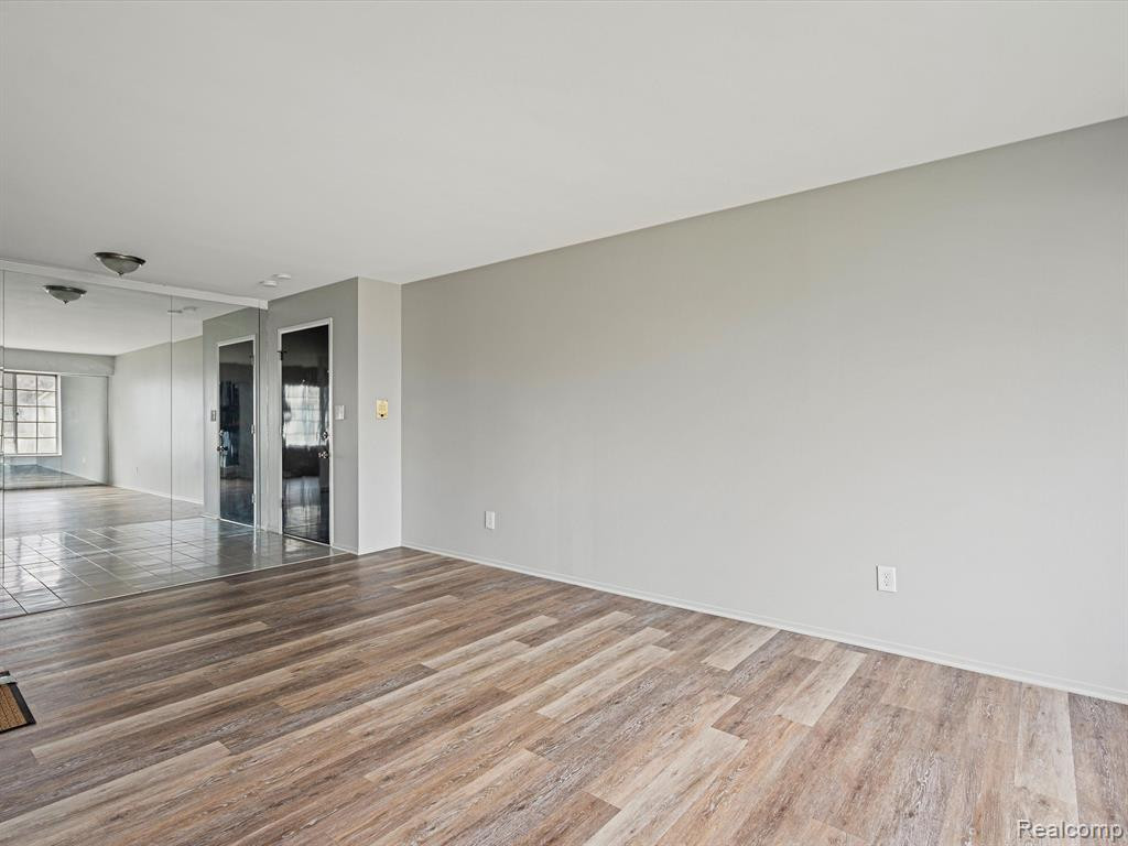 30276 Southfield Rd, 211, Southfield, MI 48076 — Photo 11