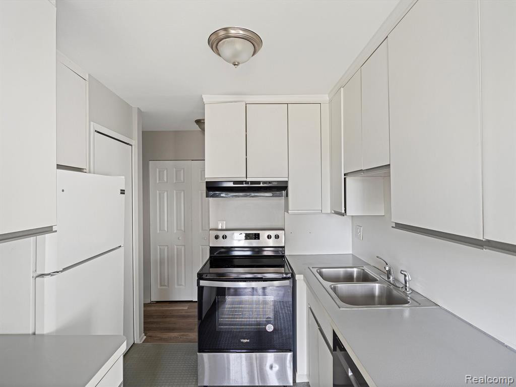 30276 Southfield Rd, 211, Southfield, MI 48076 — Photo 12