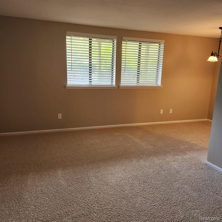 30022 W 12 MILE Road, 1, Farmington Hills, MI 48334 — Photo 6