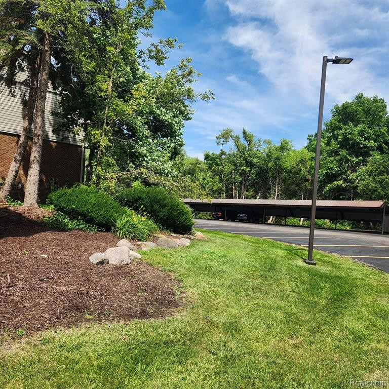 30022 W 12 MILE Road, 1, Farmington Hills, MI 48334 — Photo 11