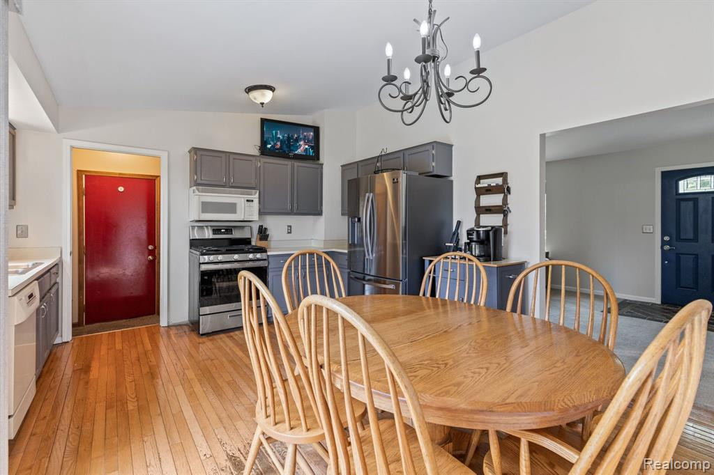 50540 PEMBROKE Drive, Chesterfield, MI 48047 — Photo 8