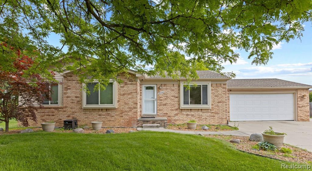 50540 PEMBROKE Drive, Chesterfield, MI 48047 — Photo 18