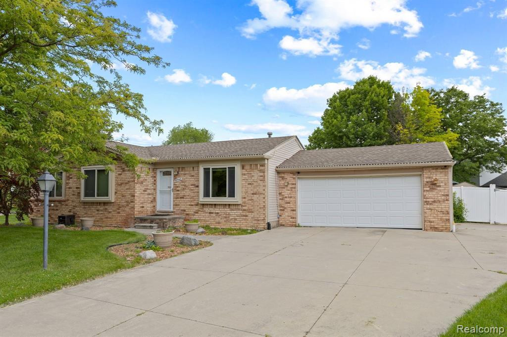 50540 PEMBROKE Drive, Chesterfield, MI 48047 — Photo 19