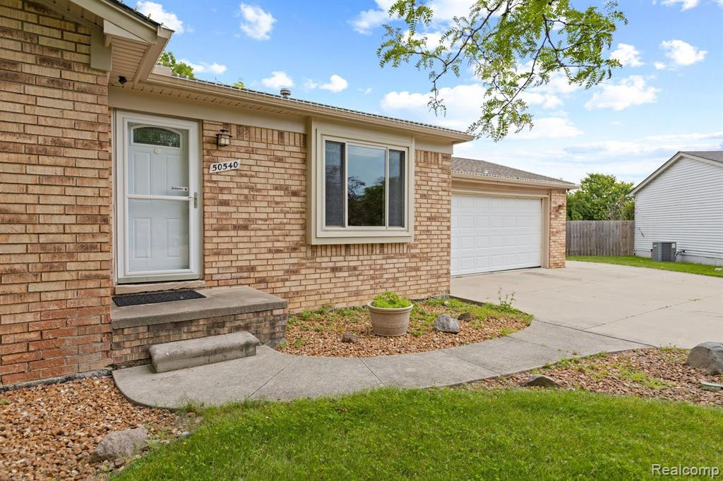 50540 PEMBROKE Drive, Chesterfield, MI 48047 — Photo 20