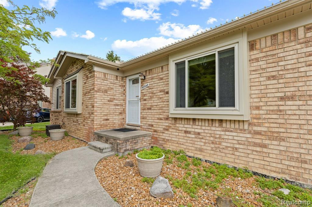 50540 PEMBROKE Drive, Chesterfield, MI 48047 — Photo 21