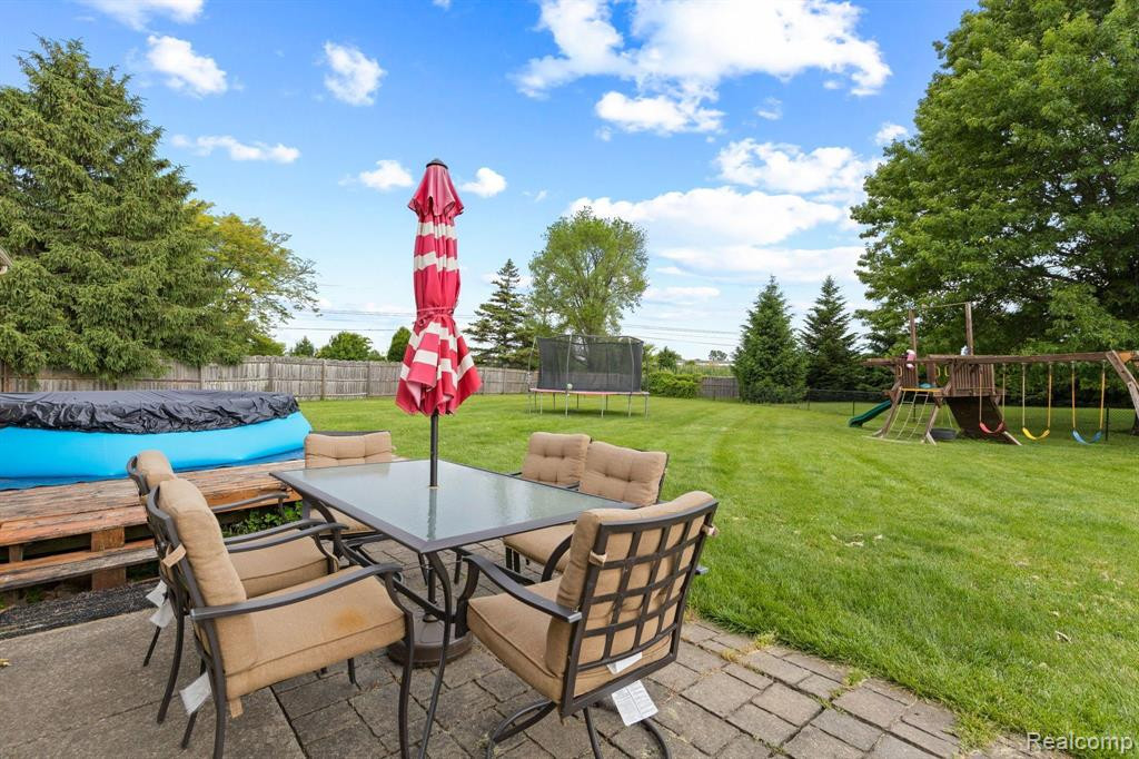 50540 PEMBROKE Drive, Chesterfield, MI 48047 — Photo 25
