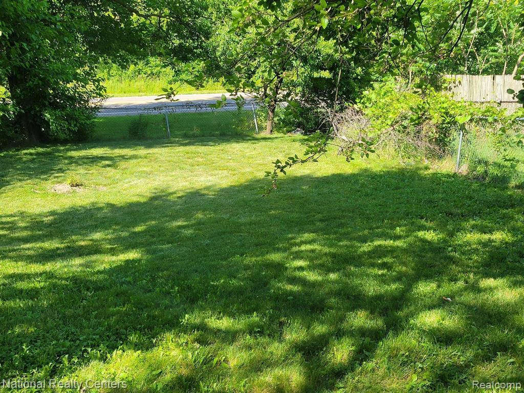 9239 PANAMA Avenue, Ypsilanti, MI 48198 — Photo 6