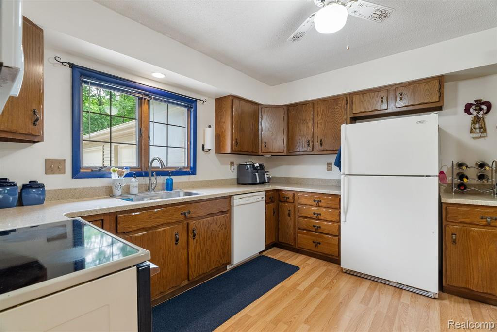 7616 CRIBBINS Road, MI 48032 — Photo 12
