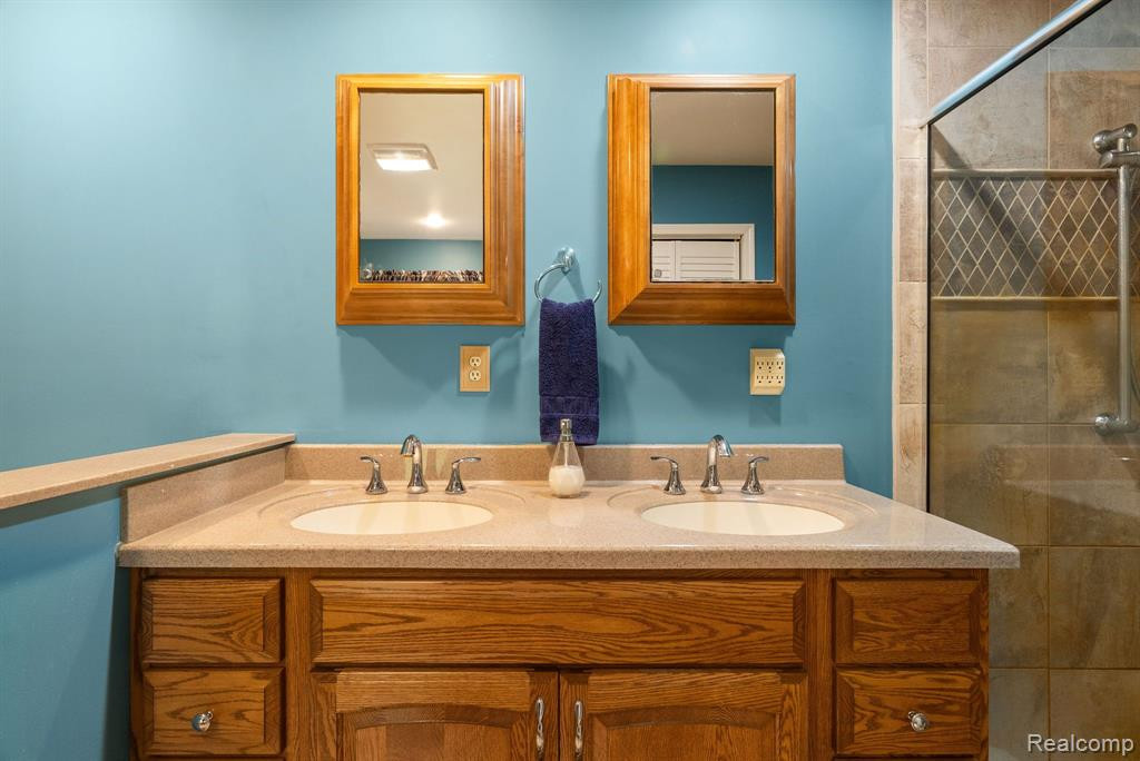 7616 CRIBBINS Road, MI 48032 — Photo 28