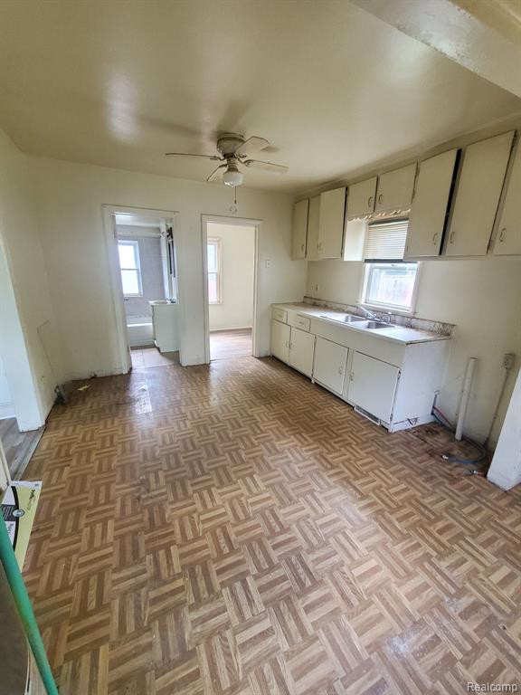 8242 MAXWELL Avenue, Warren, MI 48089 — Photo 17