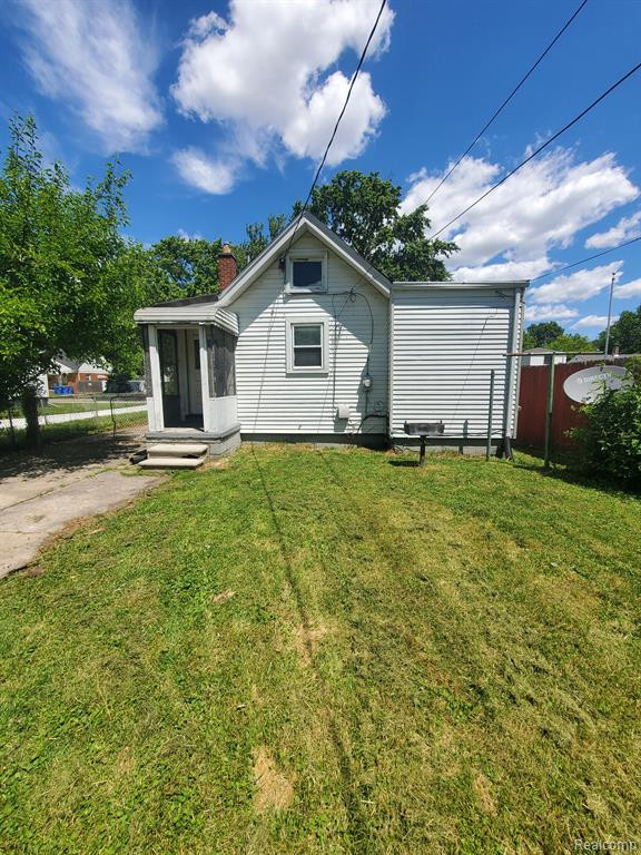 8242 MAXWELL Avenue, Warren, MI 48089 — Photo 4