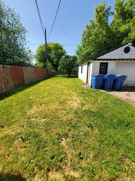 8242 MAXWELL Avenue, Warren, MI 48089 — Photo 7