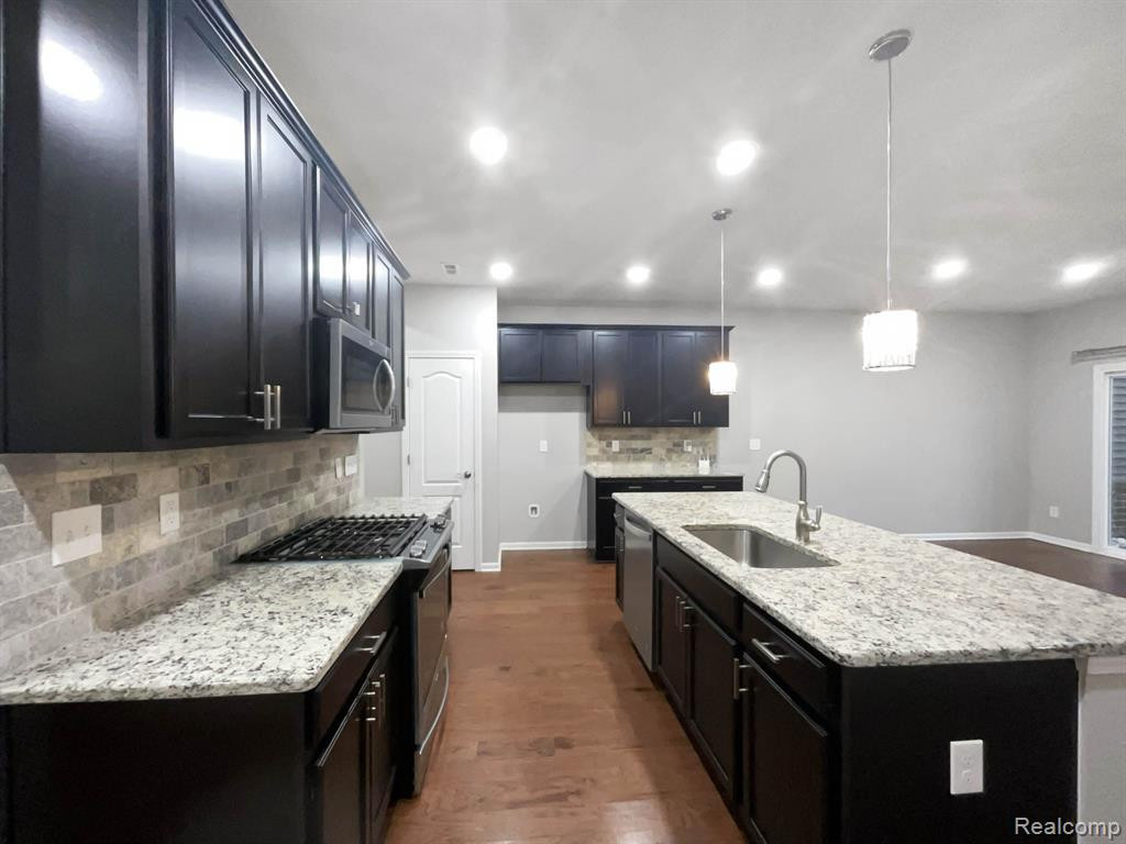 4896 BROOMFIELD Way, Lake Orion, MI — Photo 3