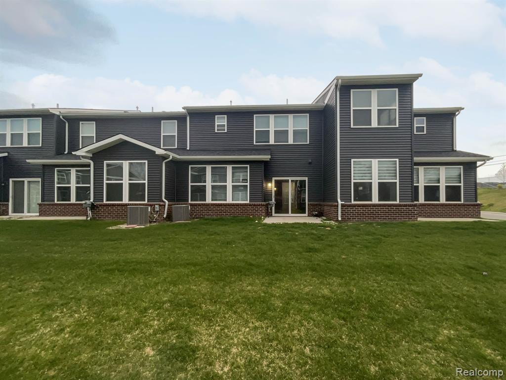 4896 BROOMFIELD Way, Lake Orion, MI — Photo 6