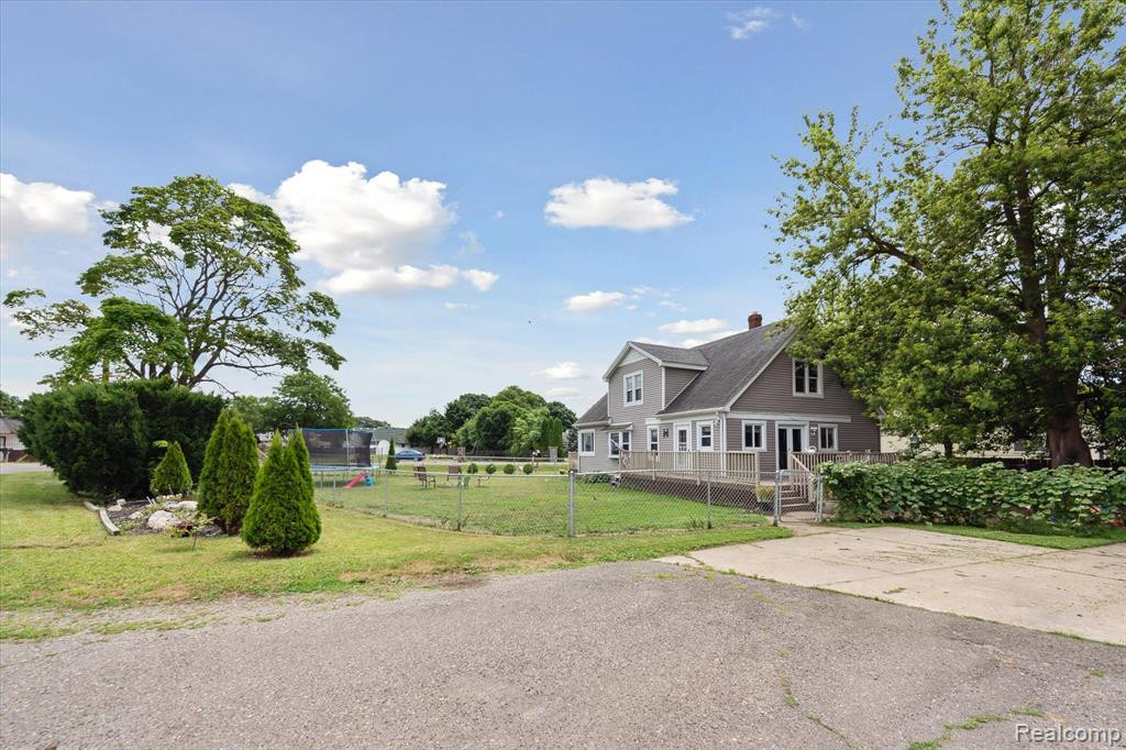 4357 Dewey Road, Newport, MI 48166 — Photo 4