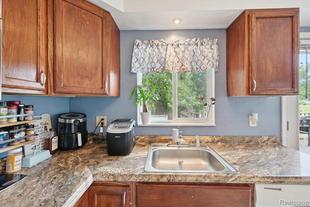 4357 Dewey Road, Newport, MI 48166 — Photo 17