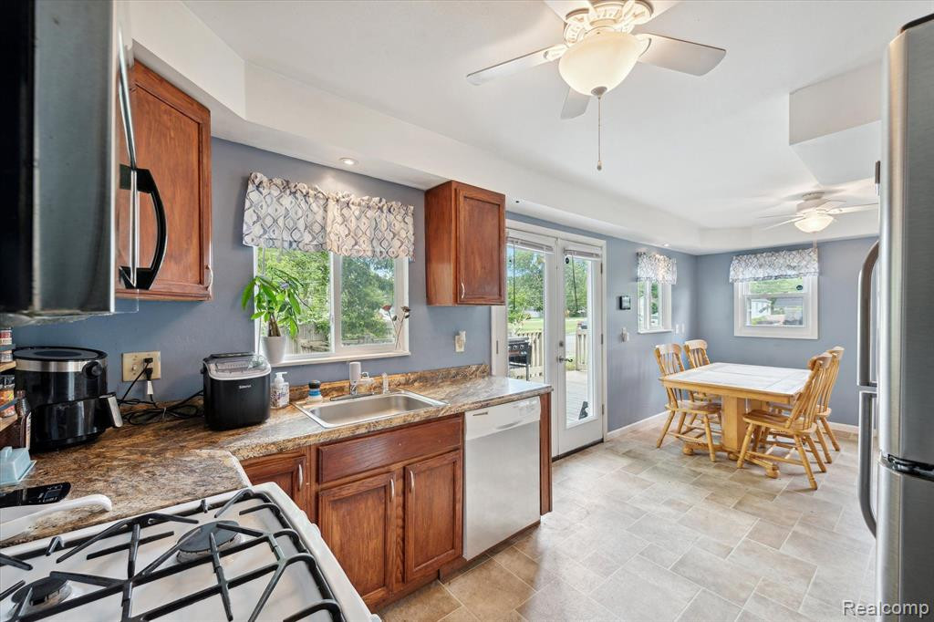 4357 Dewey Road, Newport, MI 48166 — Photo 18