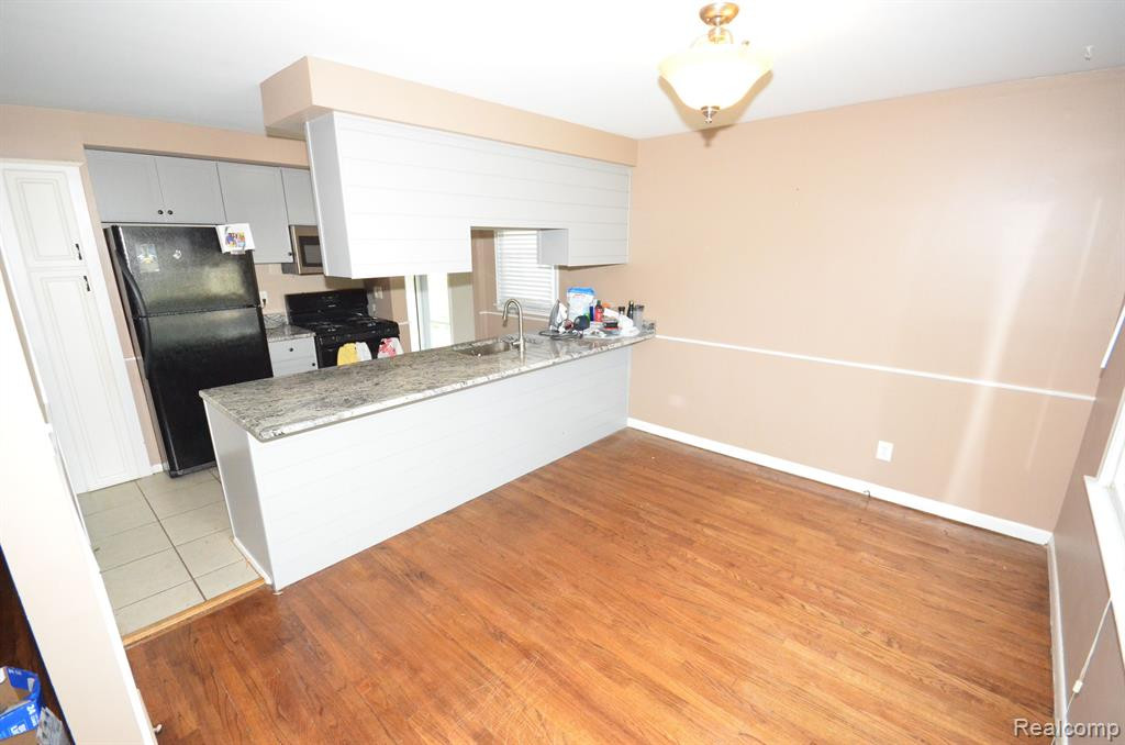 4507 WOODLAND Avenue, Royal Oak, MI 48073 — Photo 2