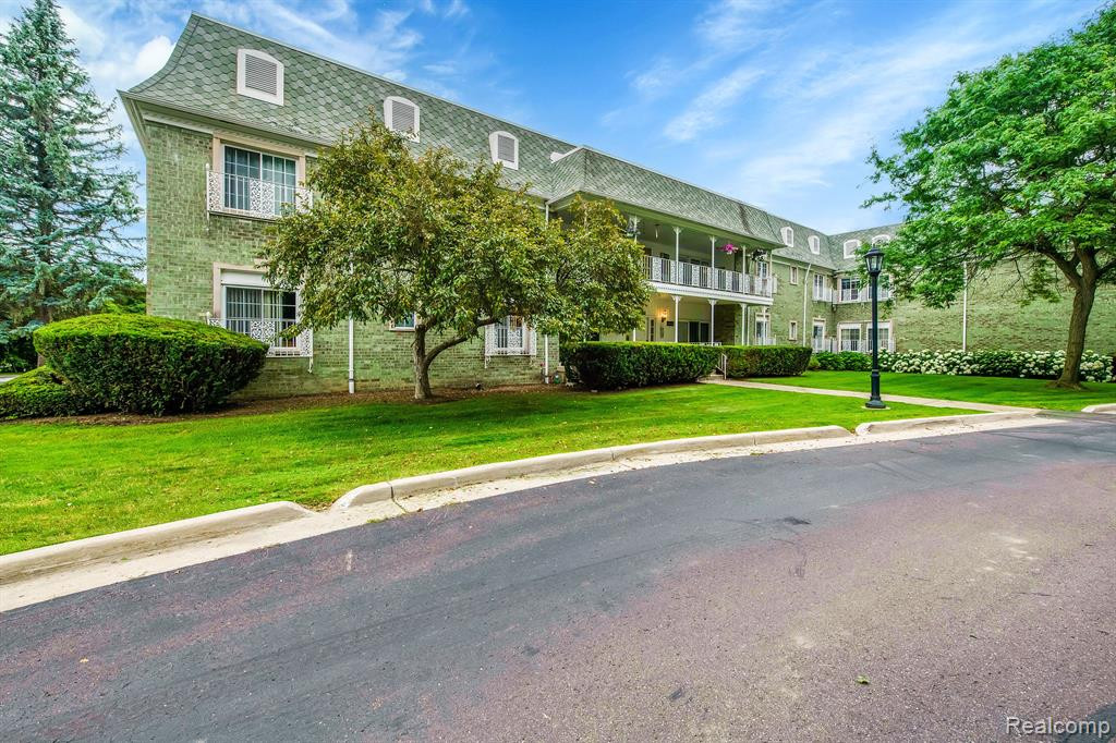 42160 WOODWARD Avenue, 61, Bloomfield Hills, MI 48304 — Photo 2