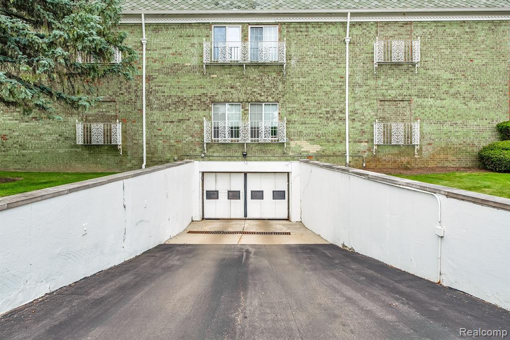 42160 WOODWARD Avenue, 61, Bloomfield Hills, MI 48304 — Photo 17