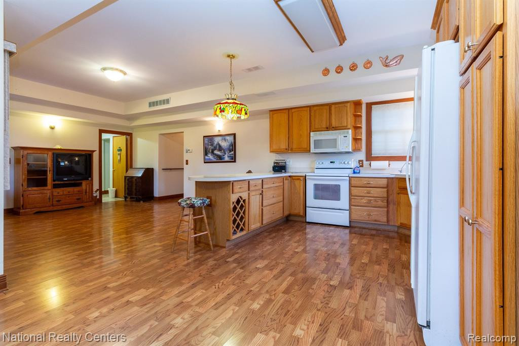 8980 PLEASANTVIEW, Northville, MI 48168 — Photo 45