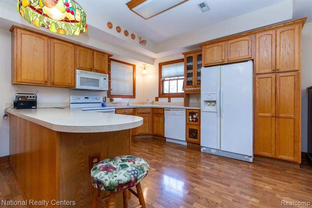 8980 PLEASANTVIEW, Northville, MI 48168 — Photo 46