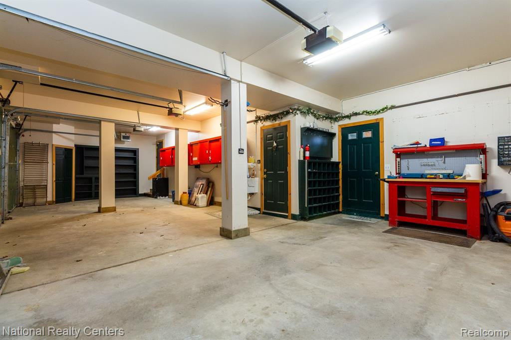 8980 PLEASANTVIEW, Northville, MI 48168 — Photo 53