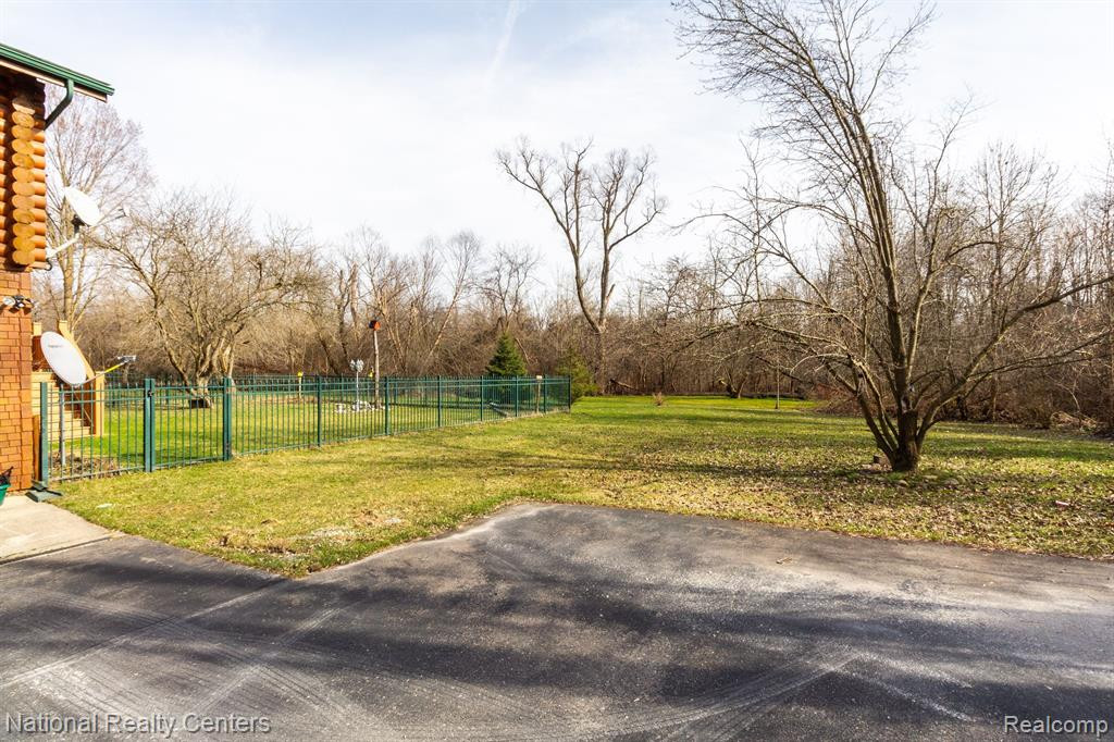 8980 PLEASANTVIEW, Northville, MI 48168 — Photo 56