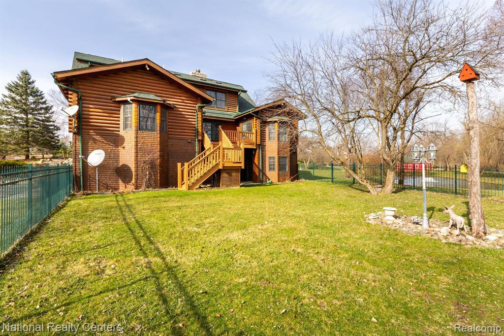 8980 PLEASANTVIEW, Northville, MI 48168 — Photo 58