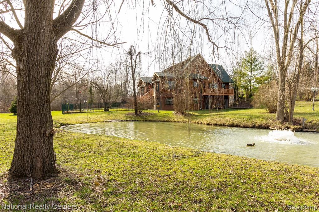 8980 PLEASANTVIEW, Northville, MI 48168 — Photo 68