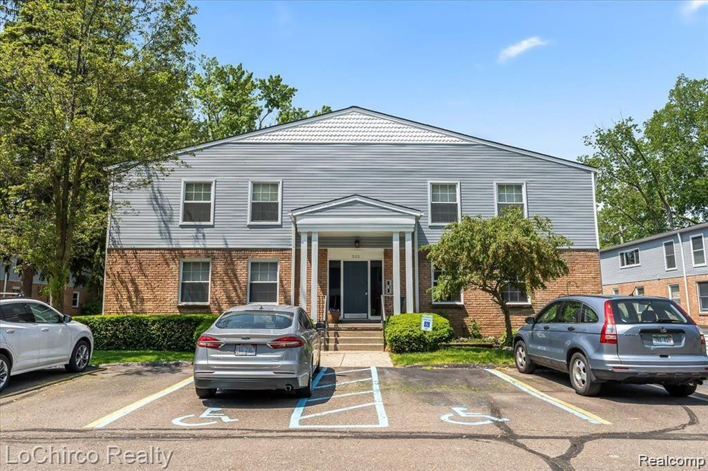 505 E UNIVERSITY Drive, Rochester, MI 48307 — front exterior