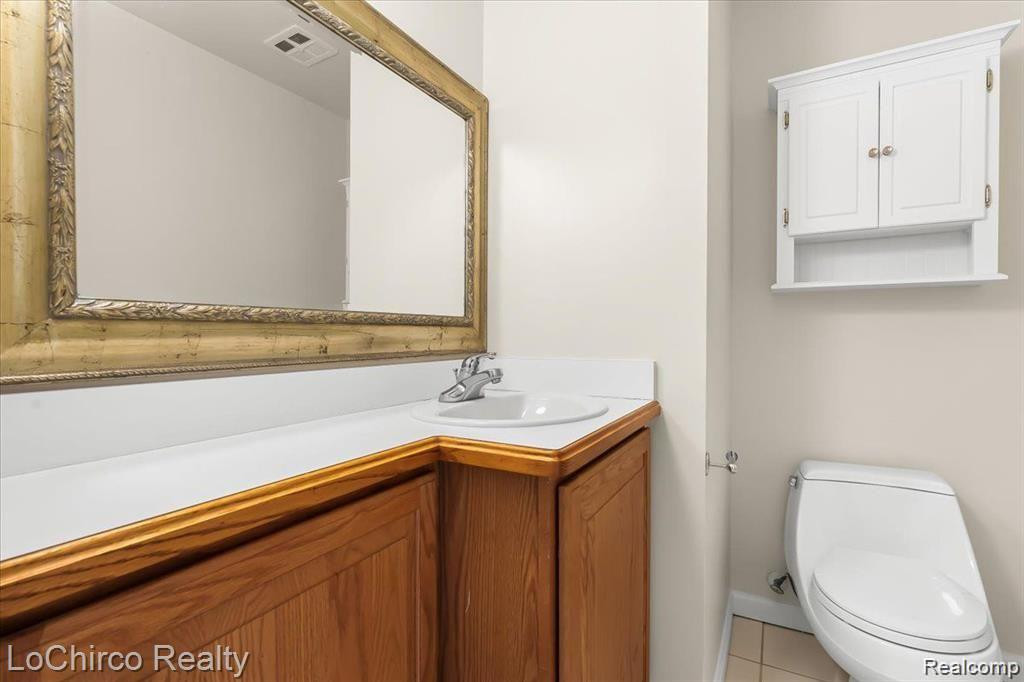505 E UNIVERSITY Drive, Rochester, MI 48307 — Photo 8