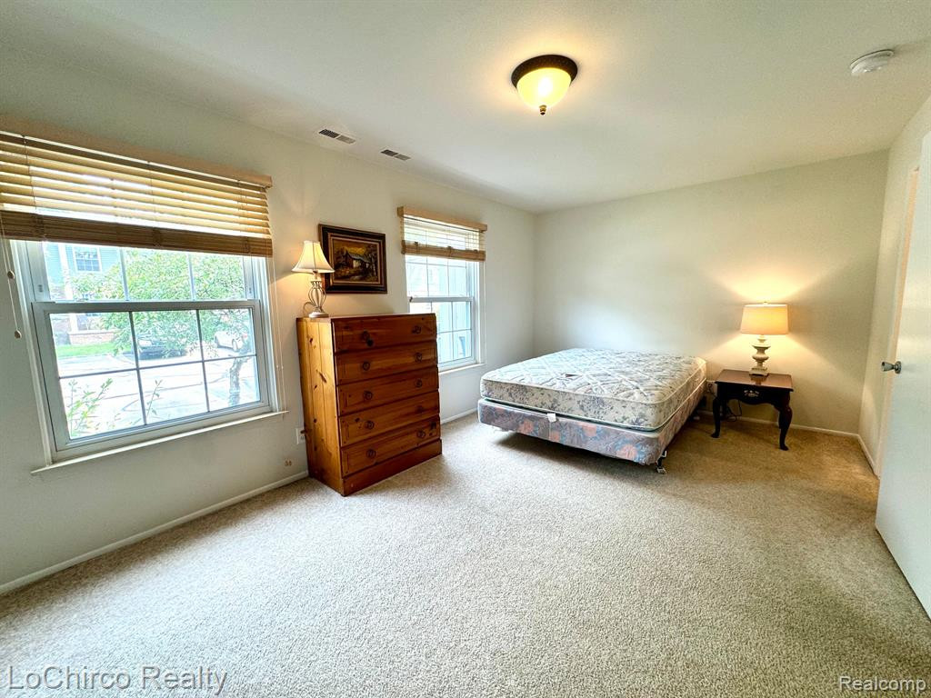 505 E UNIVERSITY Drive, Rochester, MI 48307 — Photo 11