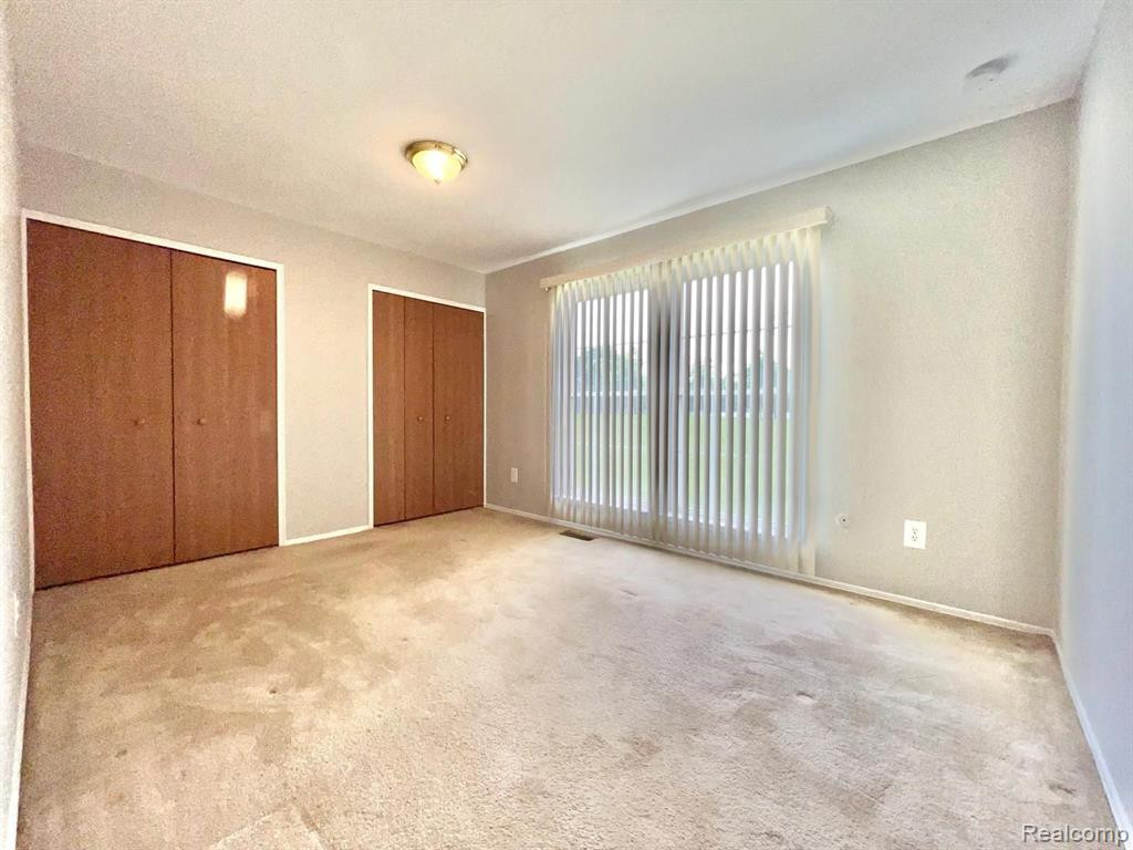 8854 SUNRISE Drive, Sterling Heights, MI 48312 — Photo 8