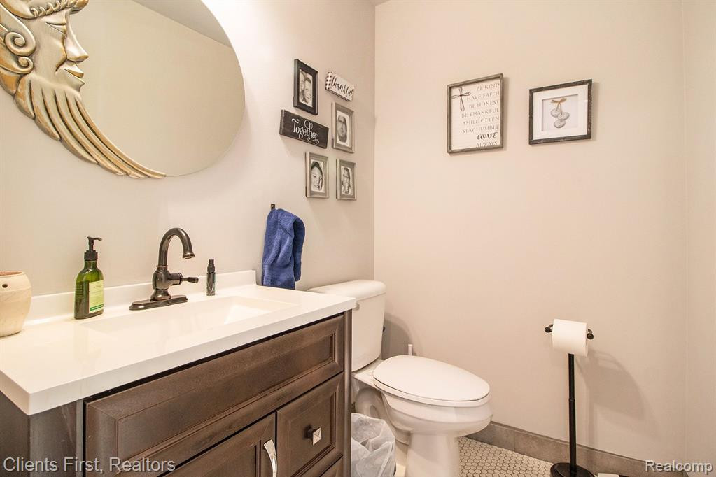 888 YORKTOWN, Northville, MI 48167 — Photo 14