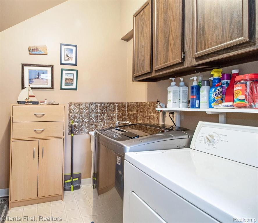 888 YORKTOWN, Northville, MI 48167 — Photo 15