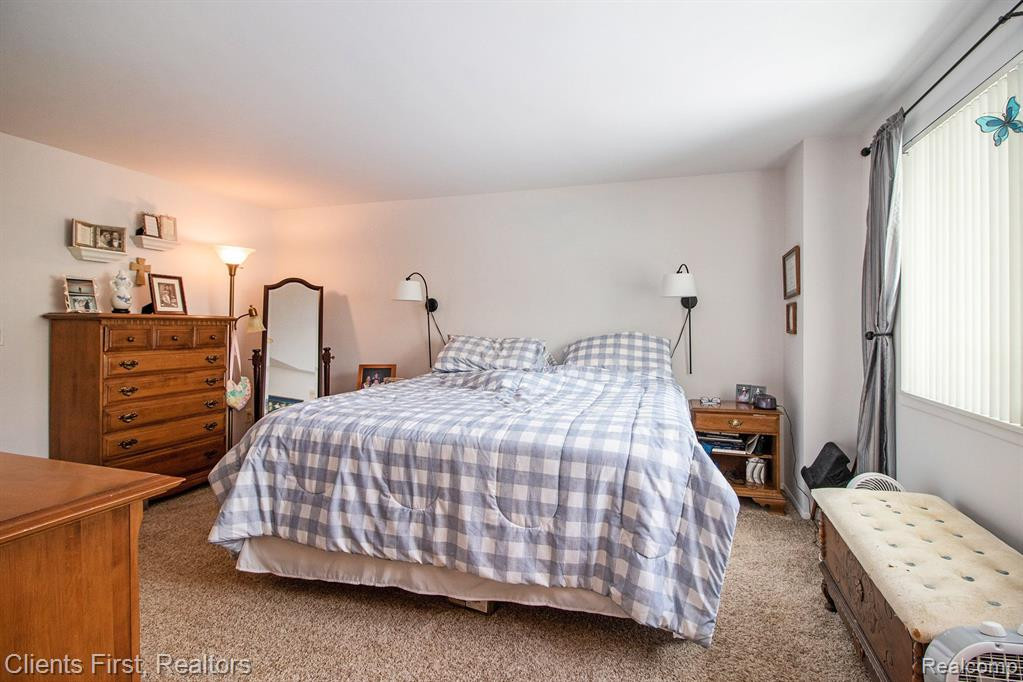 888 YORKTOWN, Northville, MI 48167 — Photo 16