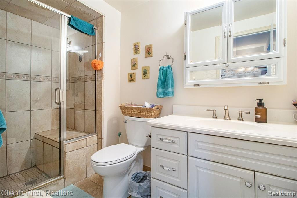 888 YORKTOWN, Northville, MI 48167 — Photo 18