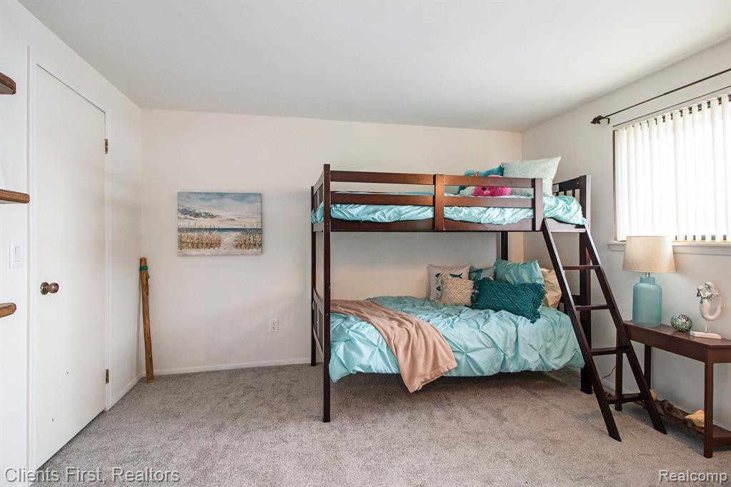 888 YORKTOWN, Northville, MI 48167 — Photo 19