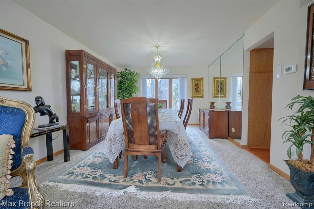 5269 POND BLUFF Drive, West Bloomfield, MI 48323 — Photo 9
