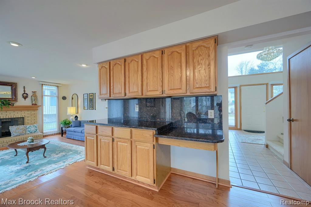 5269 POND BLUFF Drive, West Bloomfield, MI 48323 — Photo 14