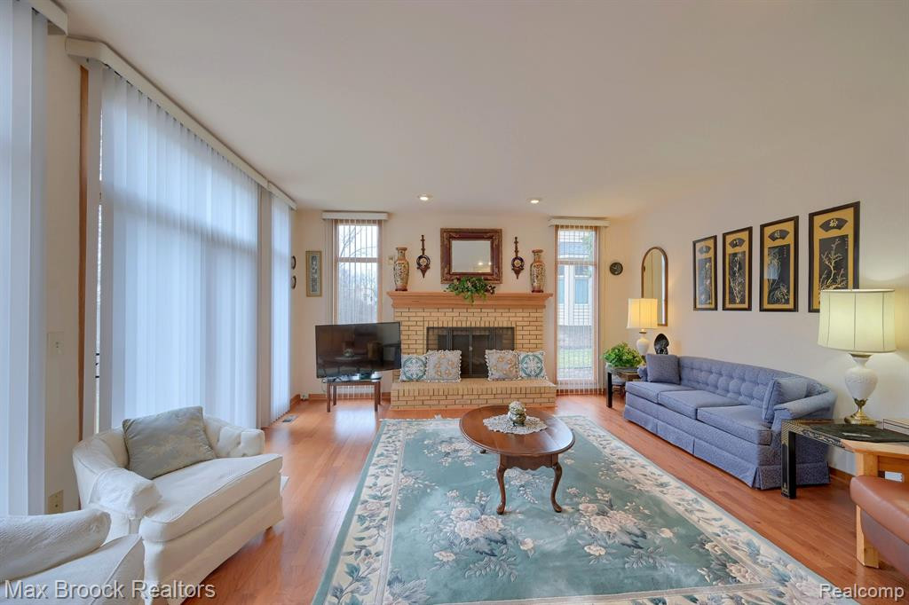 5269 POND BLUFF Drive, West Bloomfield, MI 48323 — Photo 16