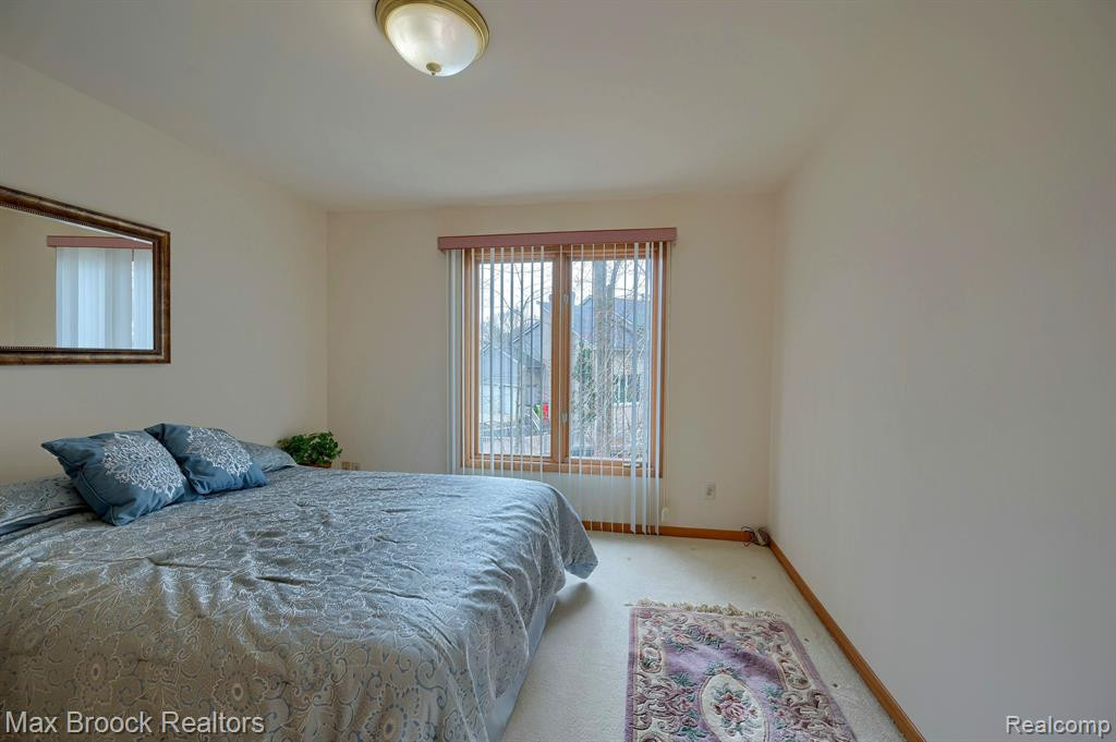 5269 POND BLUFF Drive, West Bloomfield, MI 48323 — Photo 27