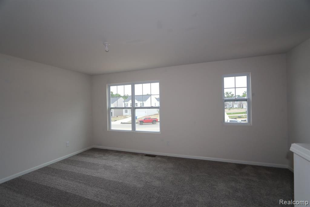 530 LAKE VILLAGE Avenue, Waterford, MI 48328 — Photo 7