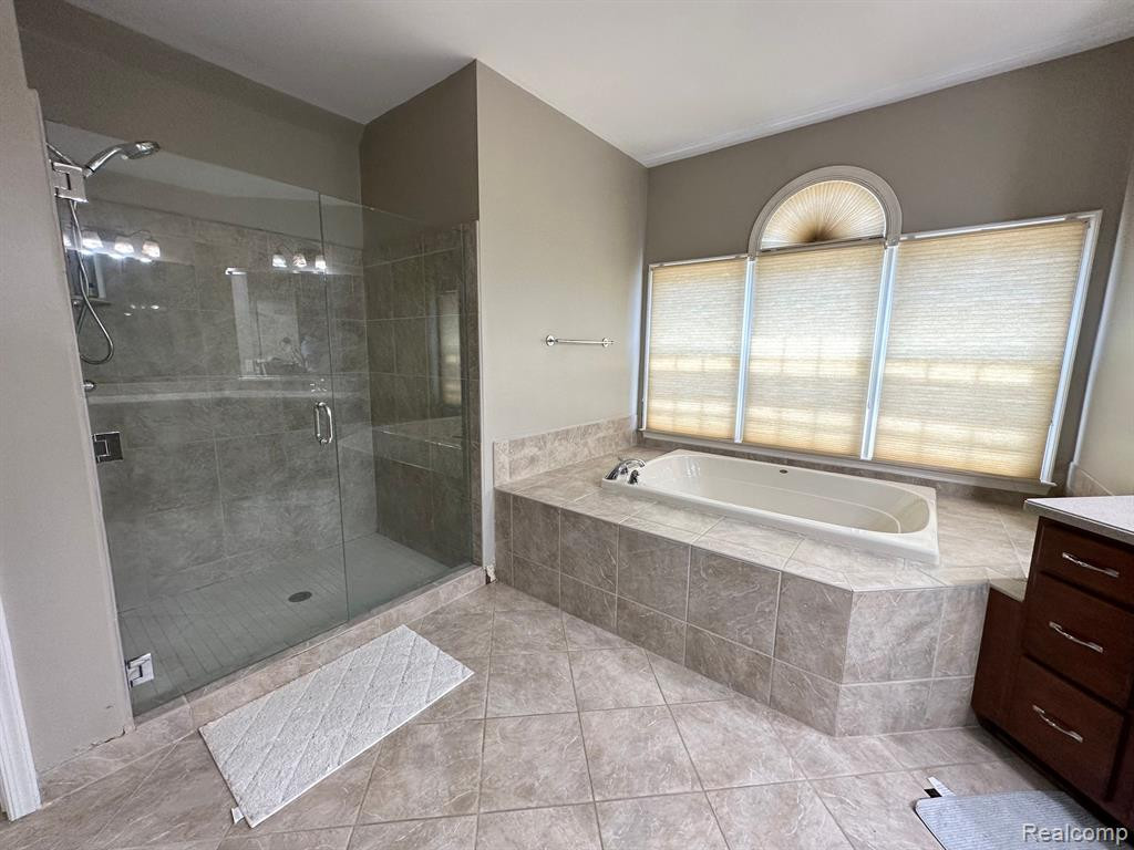 50734 CHESAPEAKE Drive, Novi, MI — Photo 37