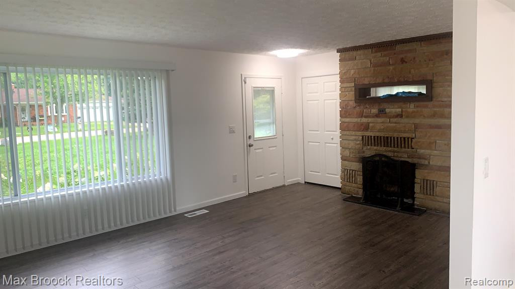 5444 HEARST Road, Shelby Twp, MI 48317 — Photo 2