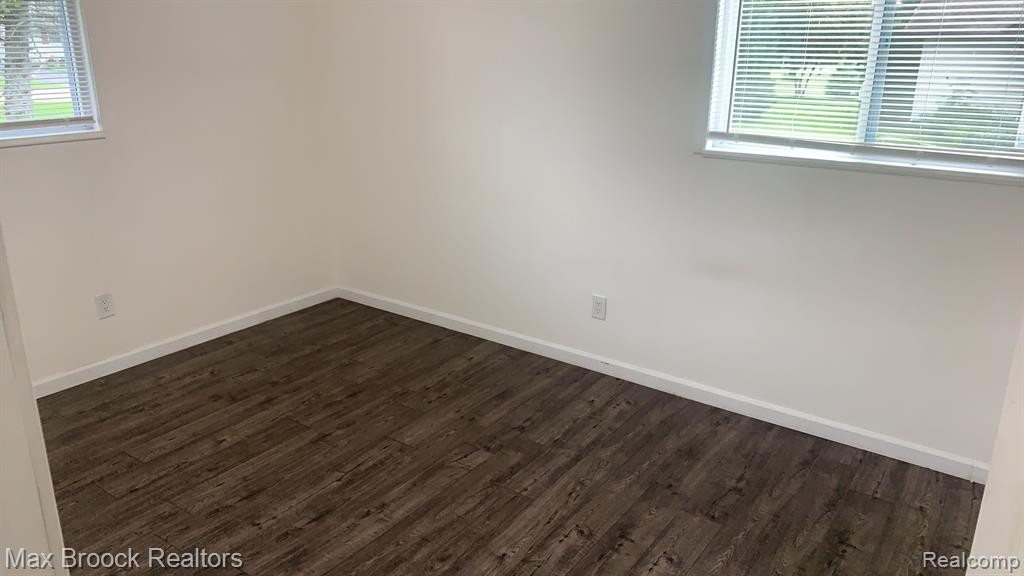 5444 HEARST Road, Shelby Twp, MI 48317 — Photo 10