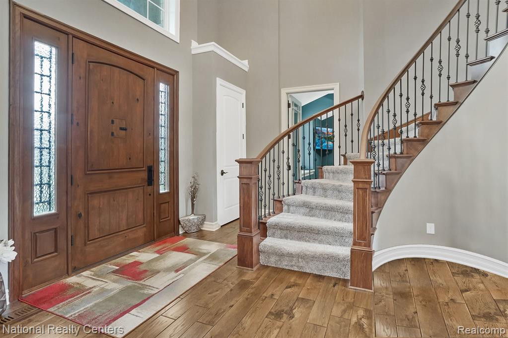 10438 STONEY POINT Drive, South Lyon, MI 48178 — Photo 5